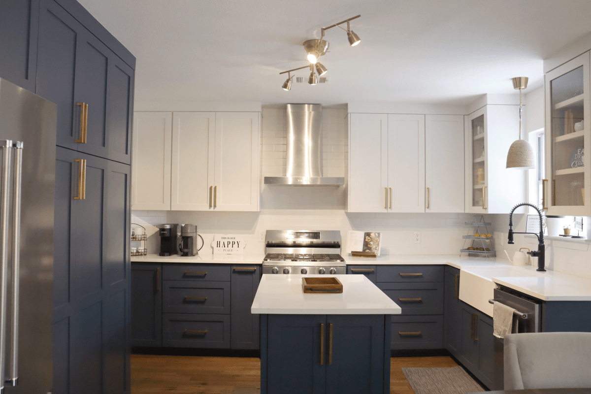 Pertengahan abad Modern Meets Modern Shaker: The Ultimate Guide to Kitchen Renovation Pertengahan abad Modern Meets Modern Shaker: The Ultimate Guide to Kitchen Renovation